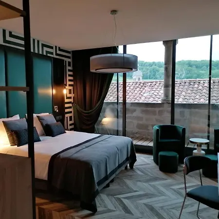 Mercure Viguier Du Roy 4* フィジャック